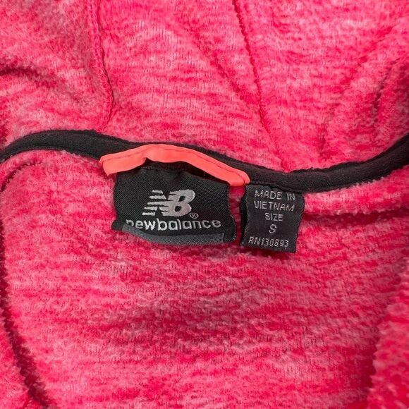 New Balance Women's Hooded Full Zip Lightweight Jacket - Picture 10 of 12